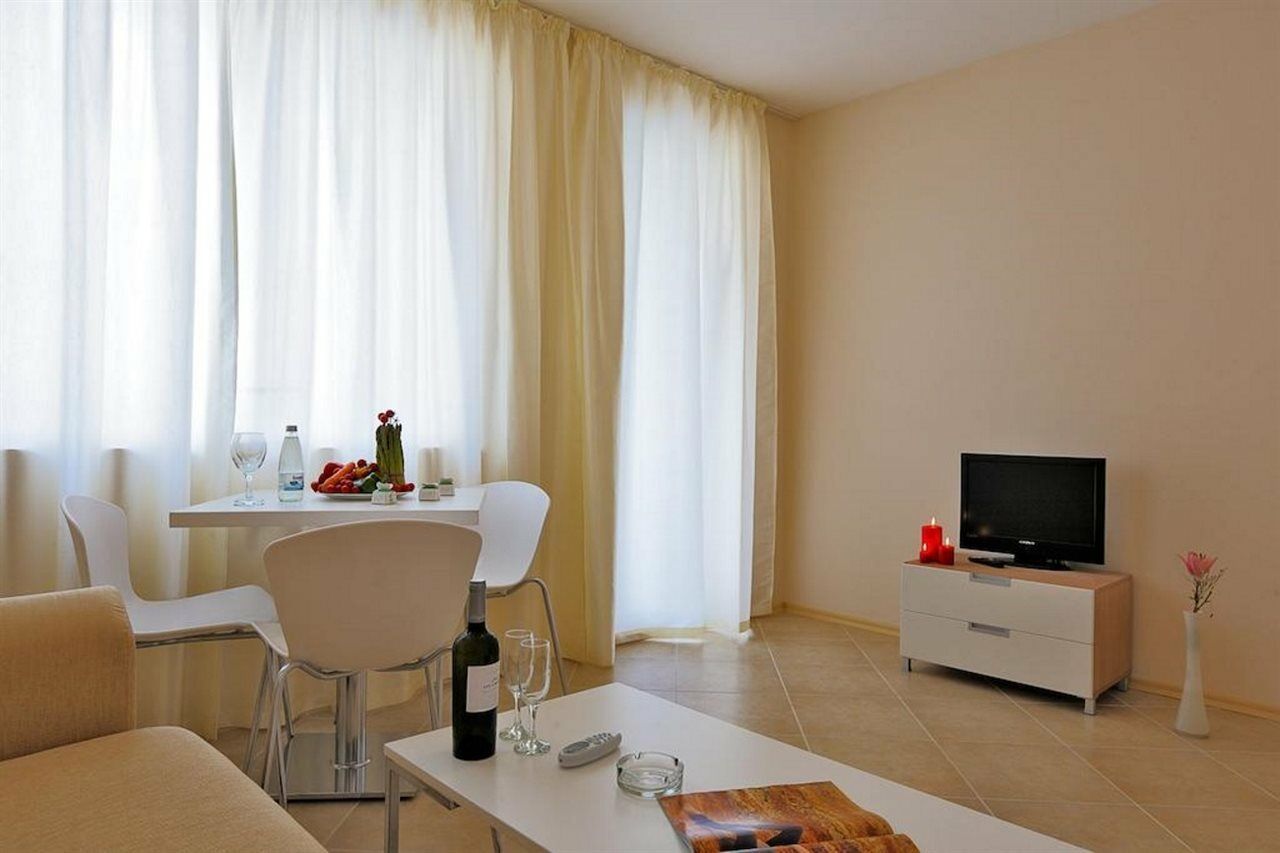 Emberli Aparthotel Lozenets Εξωτερικό φωτογραφία